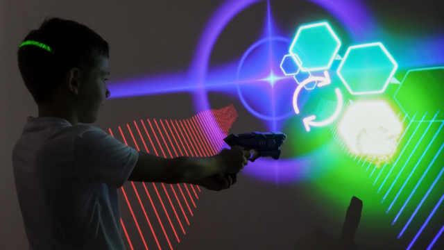 Astro Blaster interaktív lézerharc játék