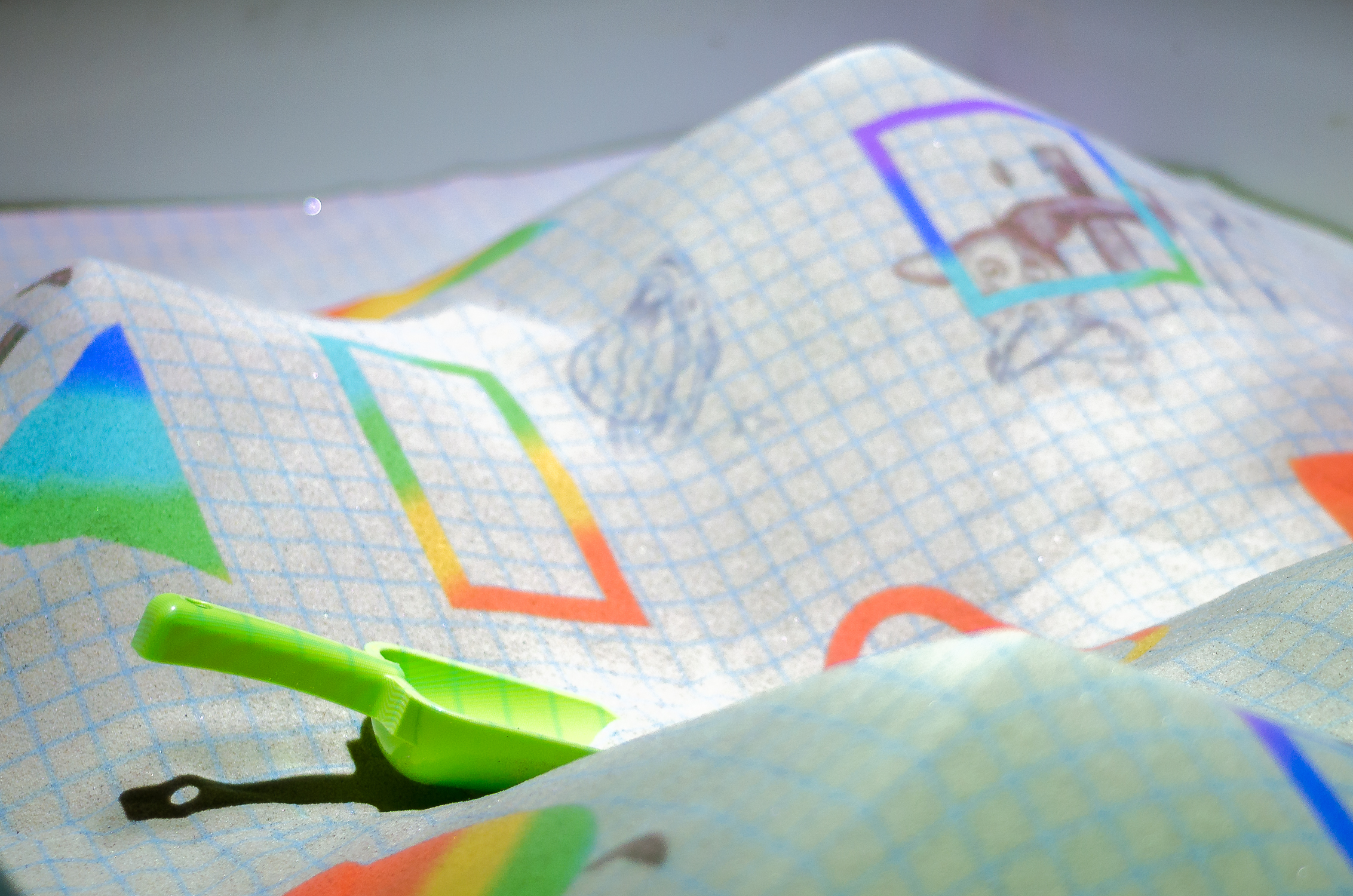 A világ megismerése (évszakok, növények) biztonságos környezetben.